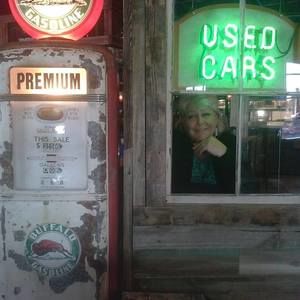 Meet your Posher, Suzanne